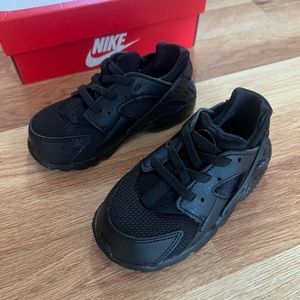 Toddler 8C Nike Huarache Shoes